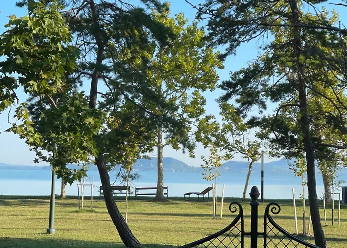 Szilvia 5 Schritte Zum Villa Balatonfenyves